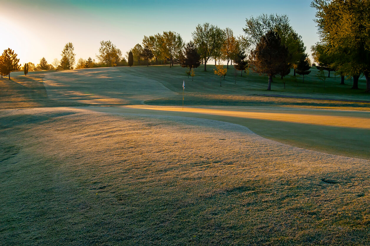 10 reasons to keep playing golf in winter - Golf Care Blog