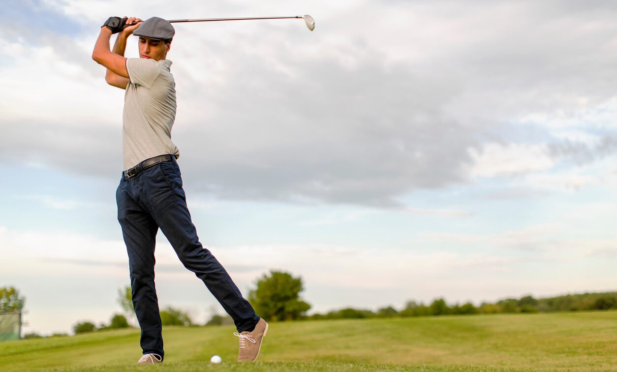 How to become a golf pro (step-by-step guide)