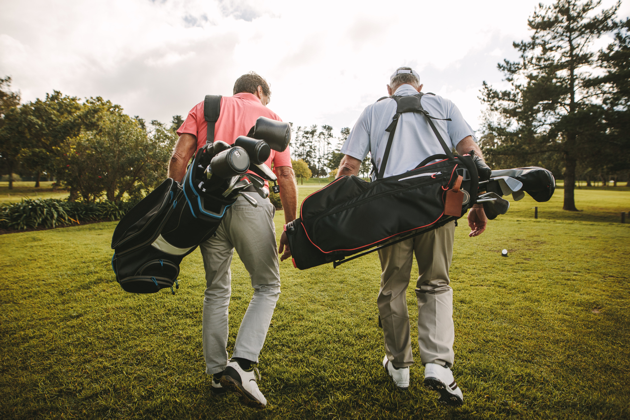 how many golf clubs can you carry image