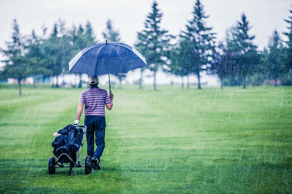 Bernard Gallacher’s top tips for playing golf in the rain