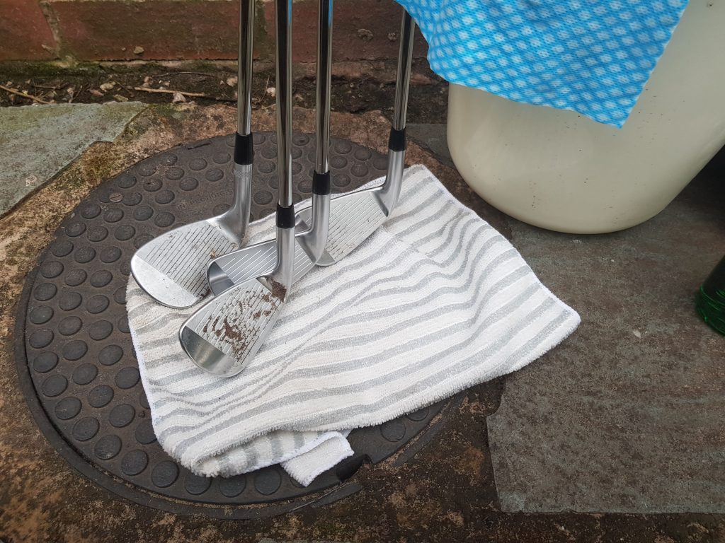 how to clean golf clubs